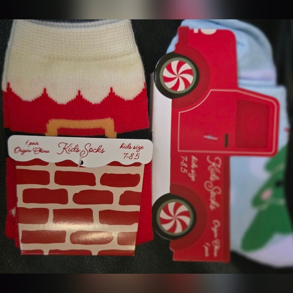 Little Kids Gift 4pc Bundle CoComelon Bento Box 2pair Of Socks - Picture 6 of 6